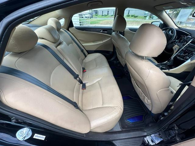 Photo of 2012 Black Hyundai SONATA Hybrid