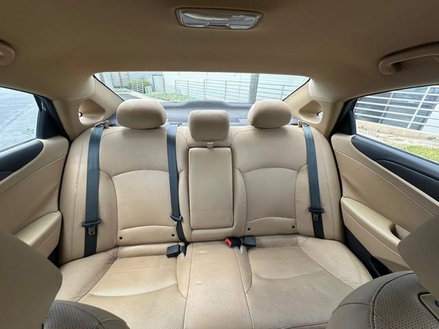 Photo of 2012 Black Hyundai SONATA Hybrid