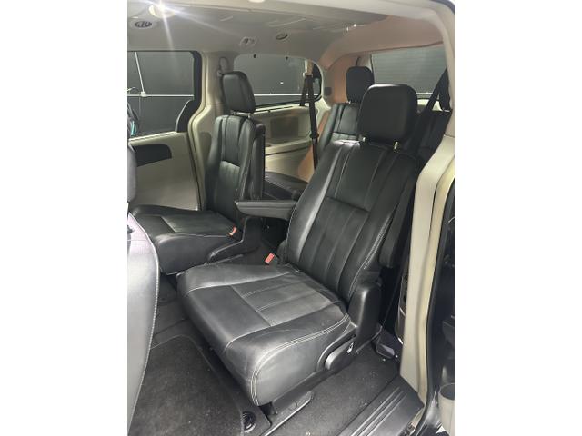 Photo of 2016 Black Chrysler Town & Country