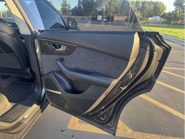 Photo of 2019 Gray Audi Q8