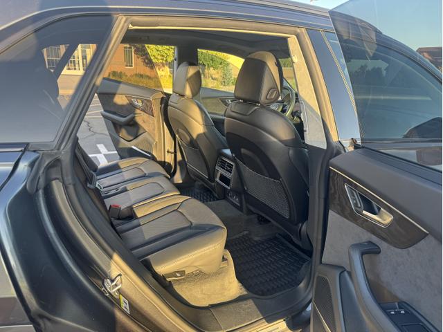 Photo of 2019 Gray Audi Q8