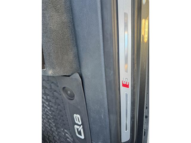 Photo of 2019 Gray Audi Q8