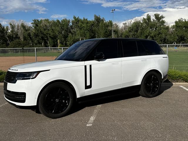 Photo of 2023 White Land Rover Range Rover