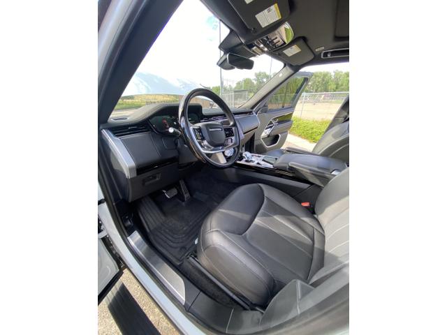 Photo of 2023 White Land Rover Range Rover