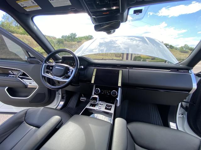 Photo of 2023 White Land Rover Range Rover