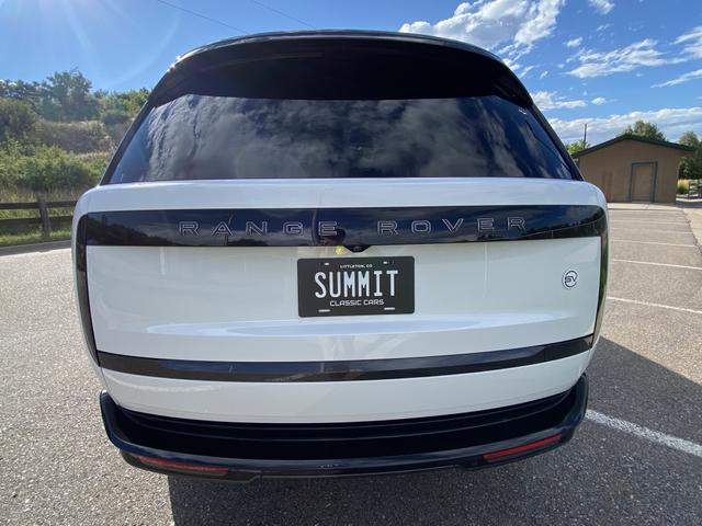 Photo of 2023 White Land Rover Range Rover