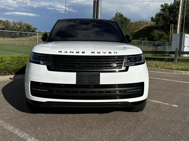 Photo of 2023 White Land Rover Range Rover