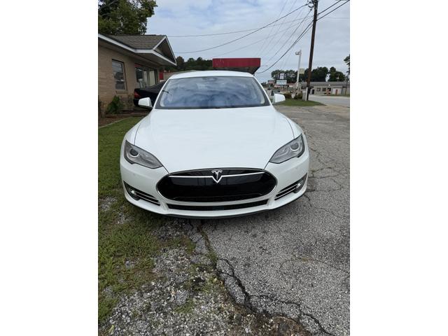 Photo of 2015 White Tesla Model S
