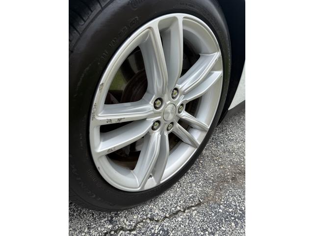 Photo of 2015 White Tesla Model S