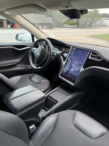 Photo of 2015 White Tesla Model S