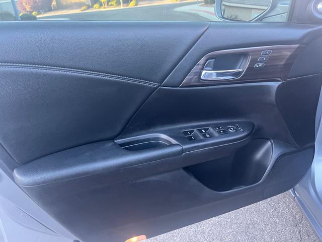 Photo of 2016 Silver Honda Accord