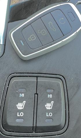 Photo of 2015 White Hyundai SONATA Hybrid