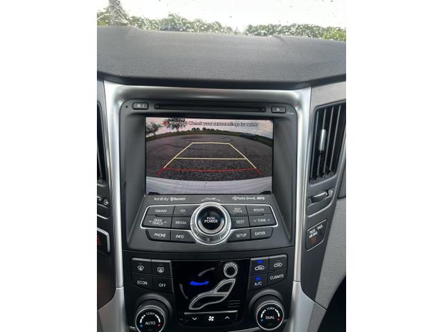 Photo of 2015 White Hyundai SONATA Hybrid