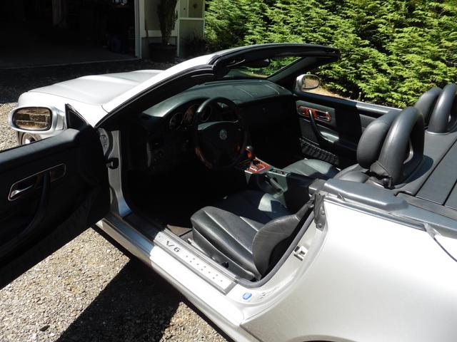Photo of 2002 Silver Mercedes-Benz SLK-Class