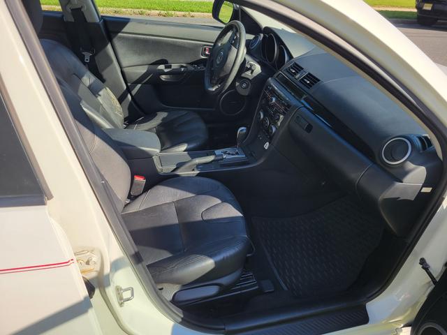 Photo of 2008 White Mazda Mazda3