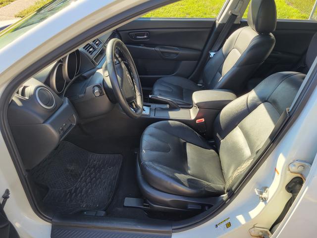 Photo of 2008 White Mazda Mazda3