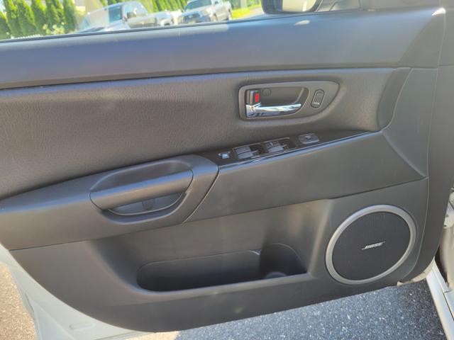 Photo of 2008 White Mazda Mazda3