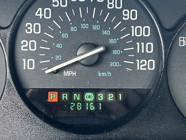 Photo of 2000 White Buick Regal