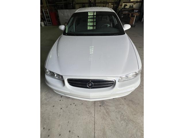 Photo of 2000 White Buick Regal
