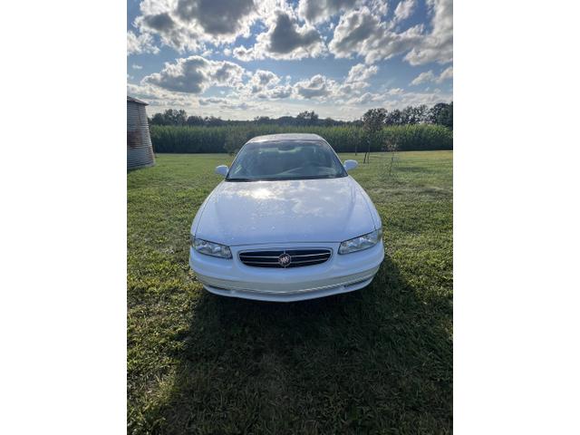Photo of 2000 White Buick Regal