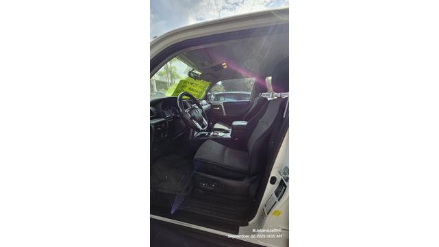 Photo of 2014 White Toyota 4Runner