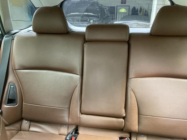 Photo of 2019 White Subaru Outback