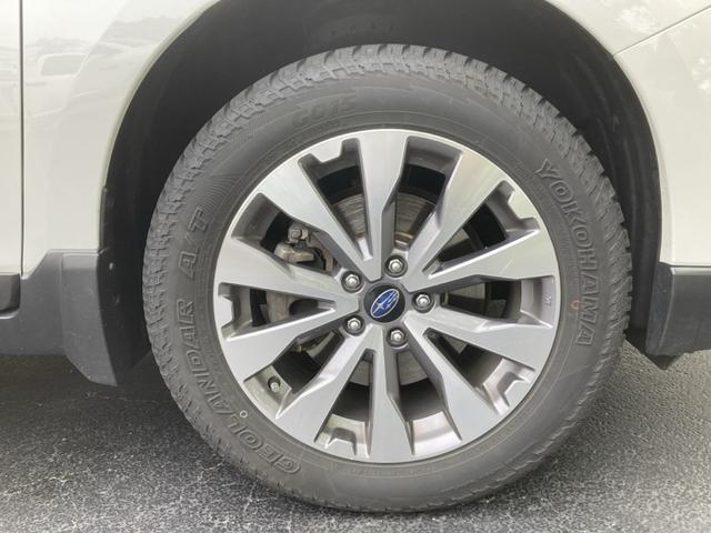 Photo of 2019 White Subaru Outback