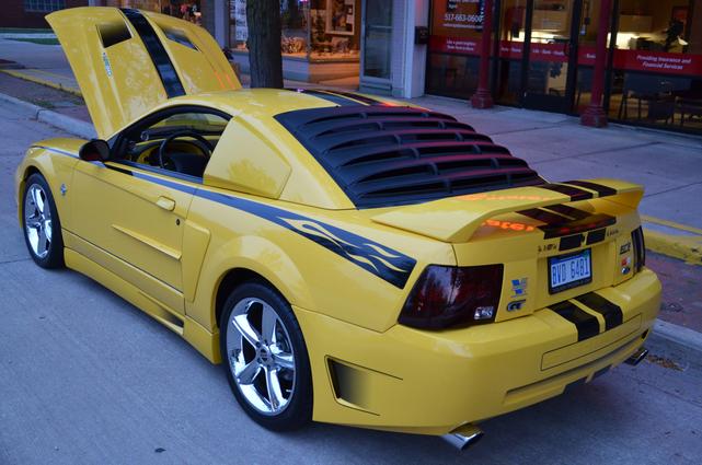 Photo of 1999 Yellow Ford Mustang