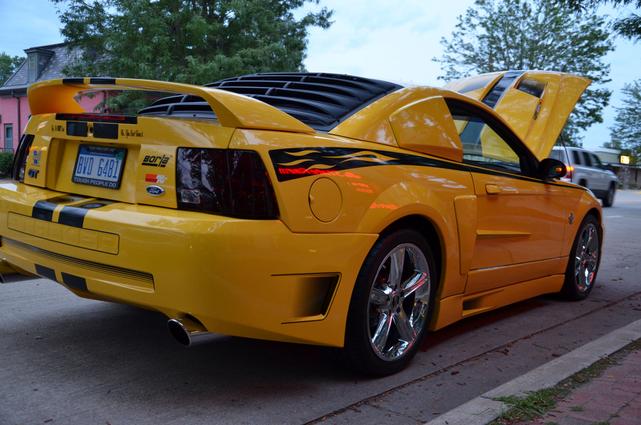 Photo of 1999 Yellow Ford Mustang