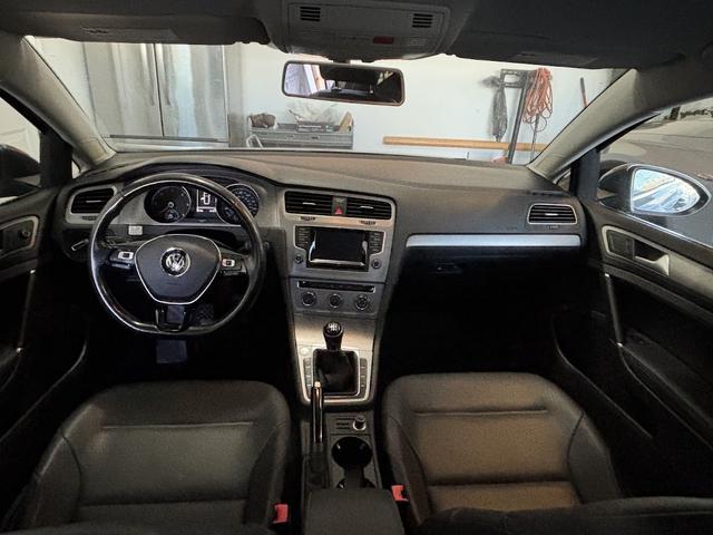 Photo of 2015 Gray Volkswagen Golf SportWagen
