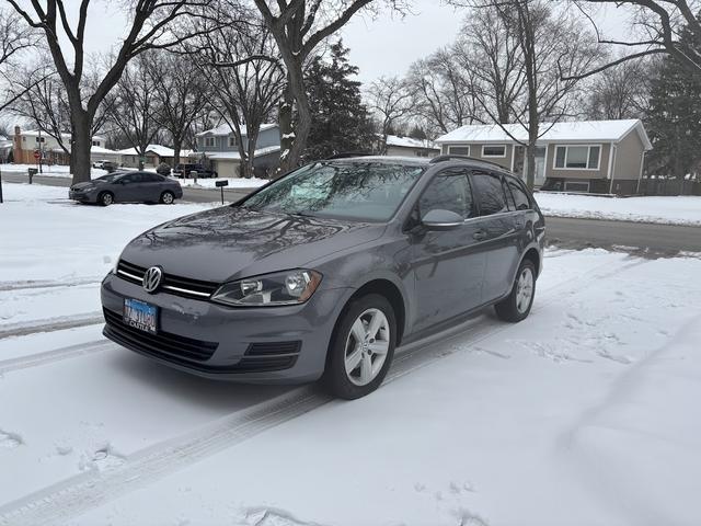 Photo of 2015 Gray Volkswagen Golf SportWagen