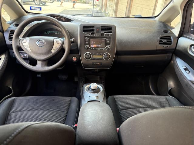 Photo of 2017 Gray Nissan Leaf