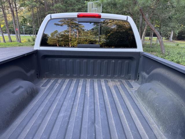 Photo of 2004 White Dodge Ram 2500