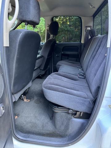 Photo of 2004 White Dodge Ram 2500