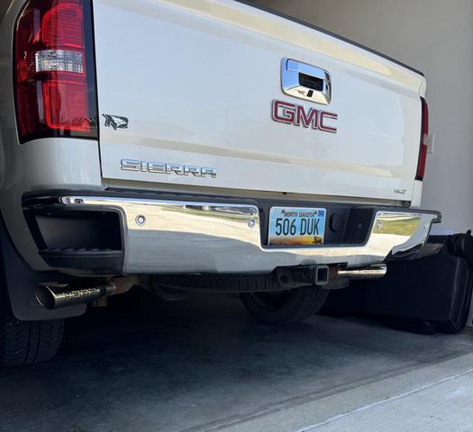 Photo of 2014 White GMC Sierra 1500