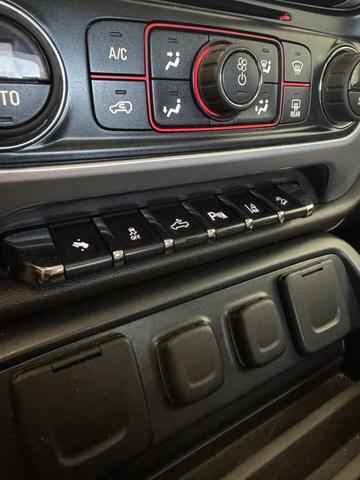 Photo of 2014 White GMC Sierra 1500