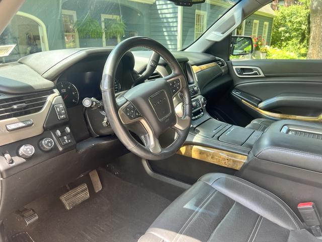 Photo of 2017 White GMC Yukon XL