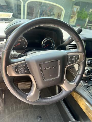 Photo of 2017 White GMC Yukon XL