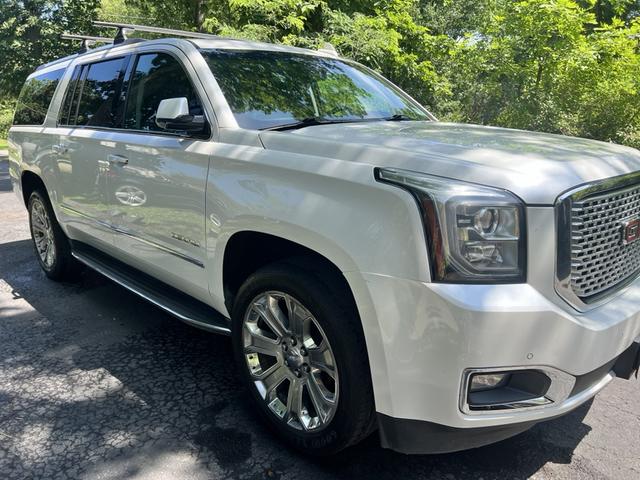 Photo of 2017 White GMC Yukon XL