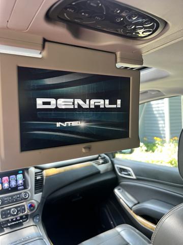 Photo of 2017 White GMC Yukon XL