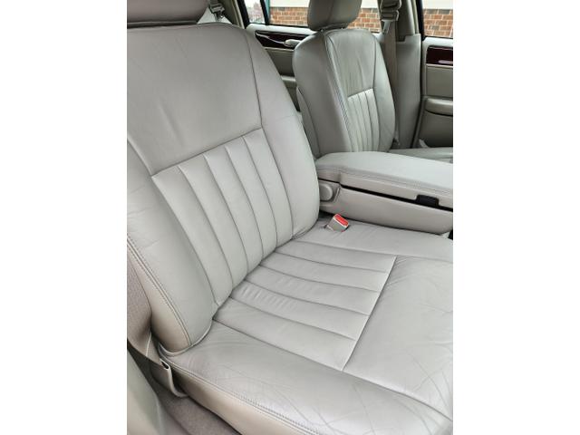 Photo of 2003 Silver Lincoln Town Car