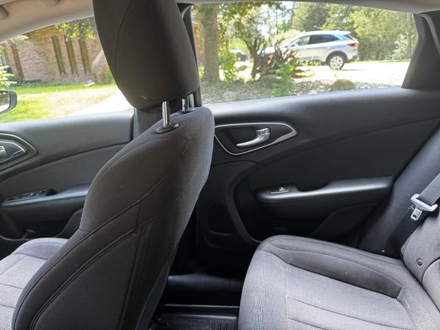 Photo of 2015 White Chrysler 200