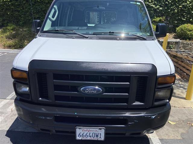 Photo of 2010 White Ford E150