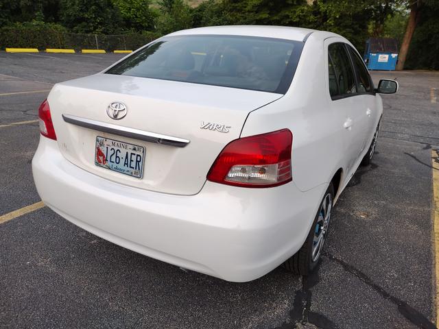 Photo of 2012 White Toyota Yaris