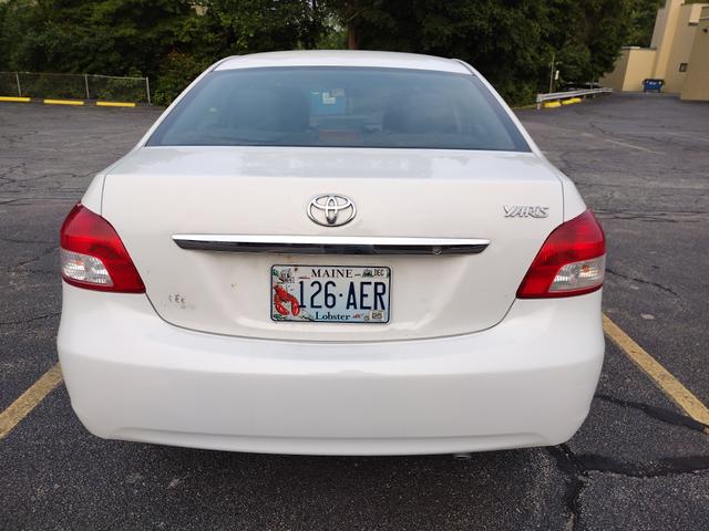 Photo of 2012 White Toyota Yaris