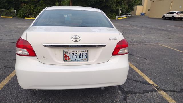 Photo of 2012 White Toyota Yaris