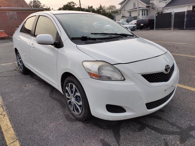 Photo of 2012 White Toyota Yaris