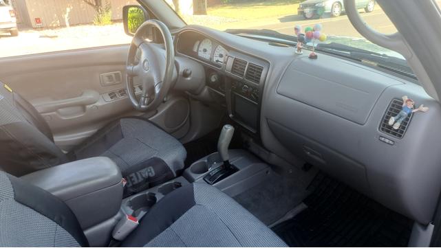 Photo of 2001 Silver Toyota Tacoma