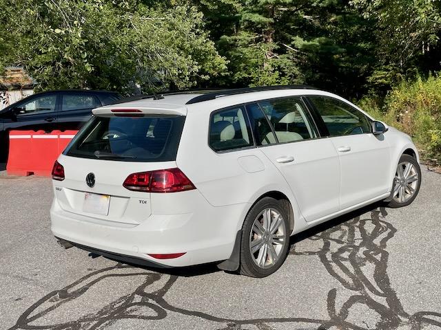 Photo of 2015 White Volkswagen Golf SportWagen