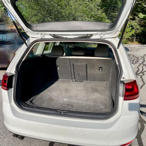 Photo of 2015 White Volkswagen Golf SportWagen